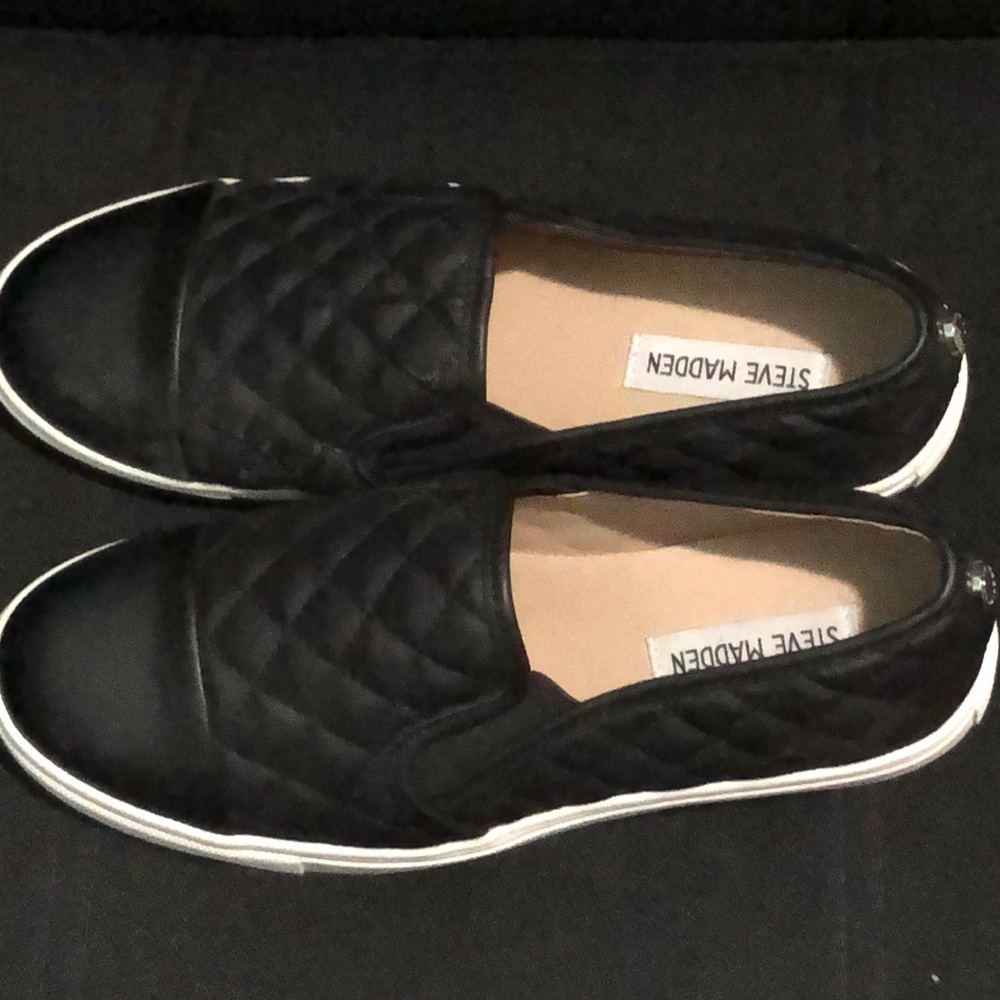 Steve Madden Slip-On Sneaker